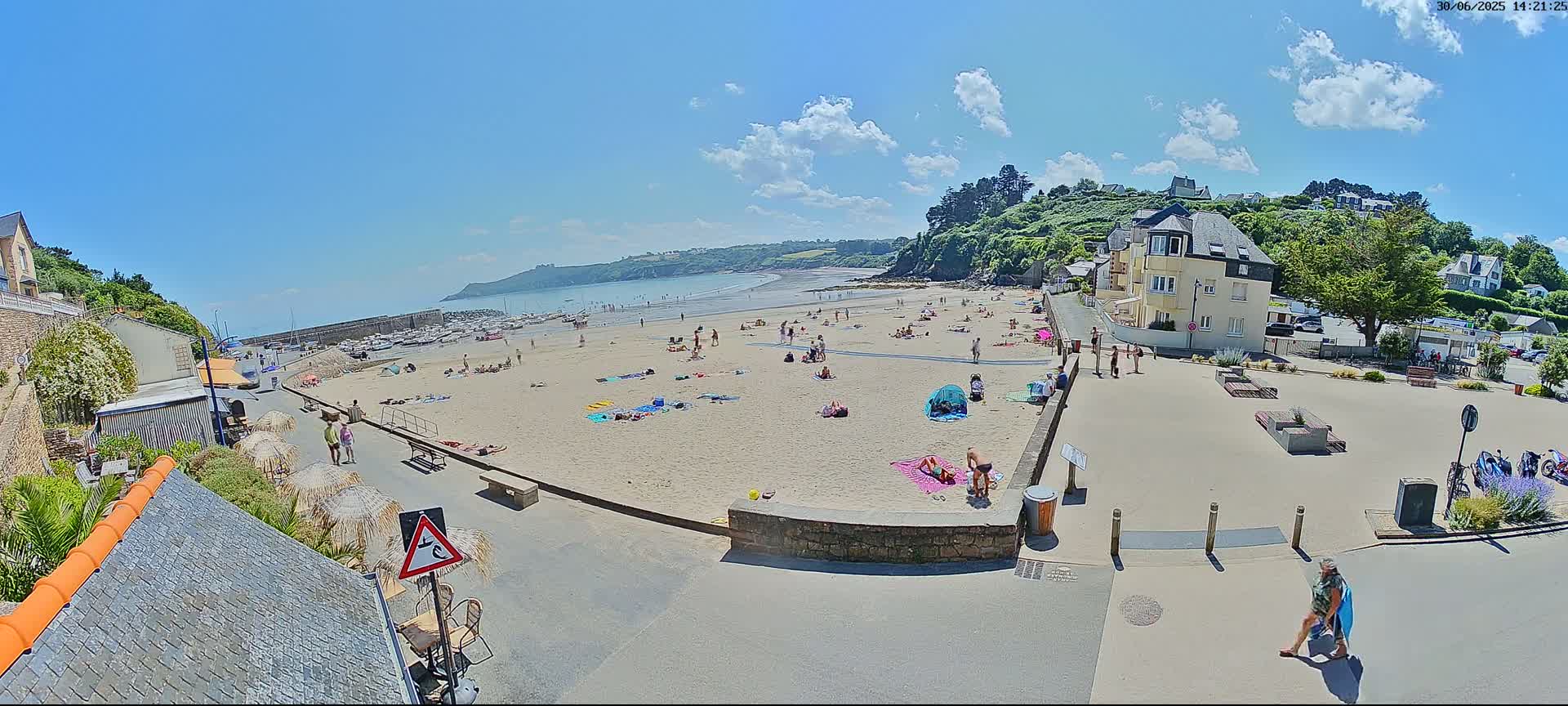 Plouezec, Bréhec Coast Live Cam - Guingamp, Côtes-d'Armor, Bretagne, France
