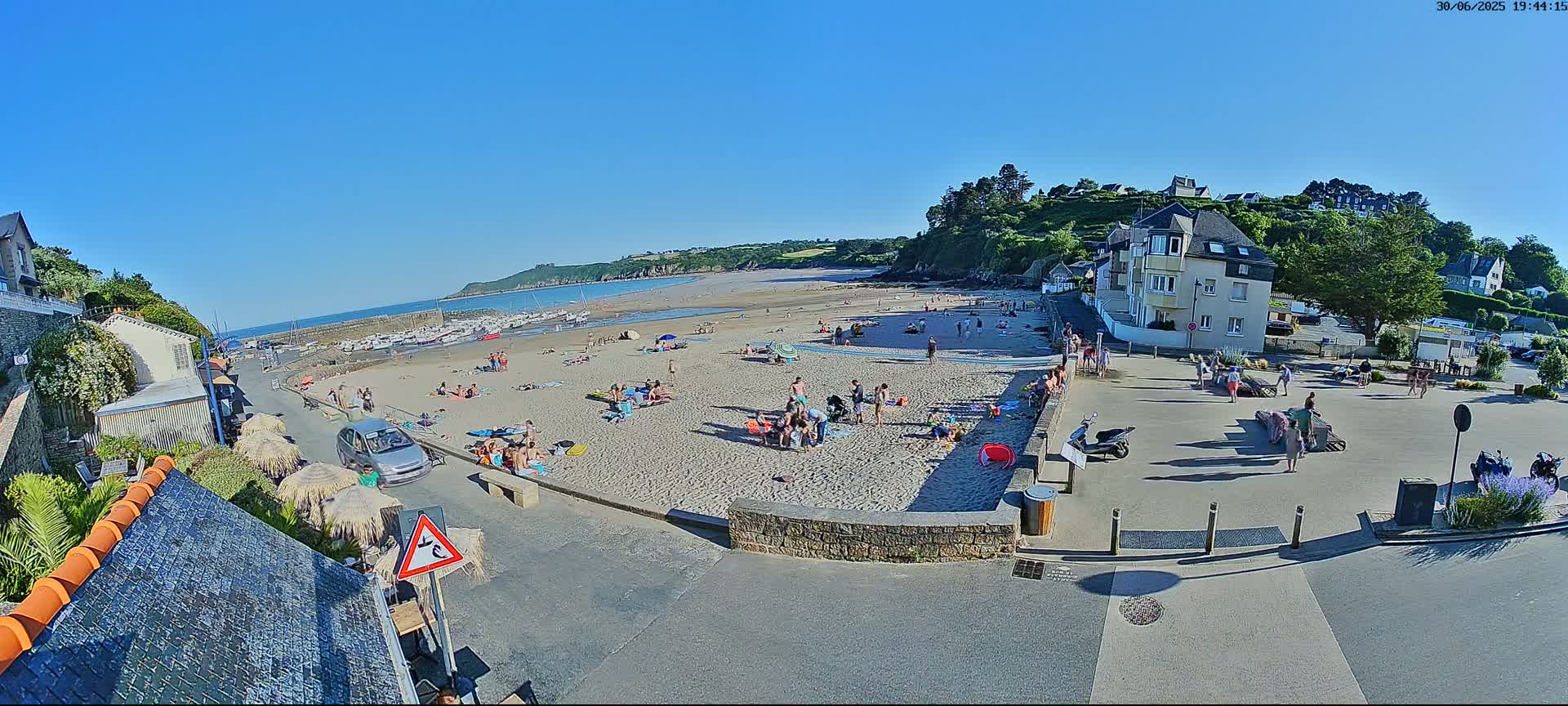 Plouezec, Bréhec Coast Live Cam - Guingamp, Côtes-d'Armor, Bretagne, France