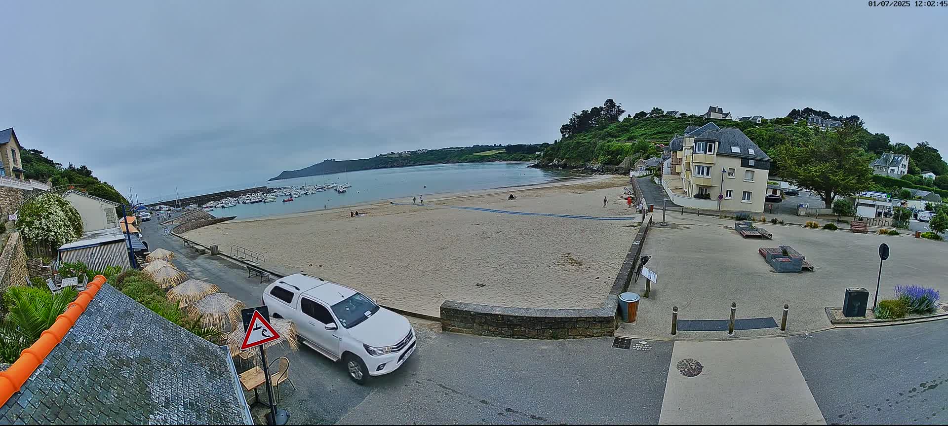 Plouezec, Bréhec Coast Live Cam - Guingamp, Côtes-d'Armor, Bretagne, France