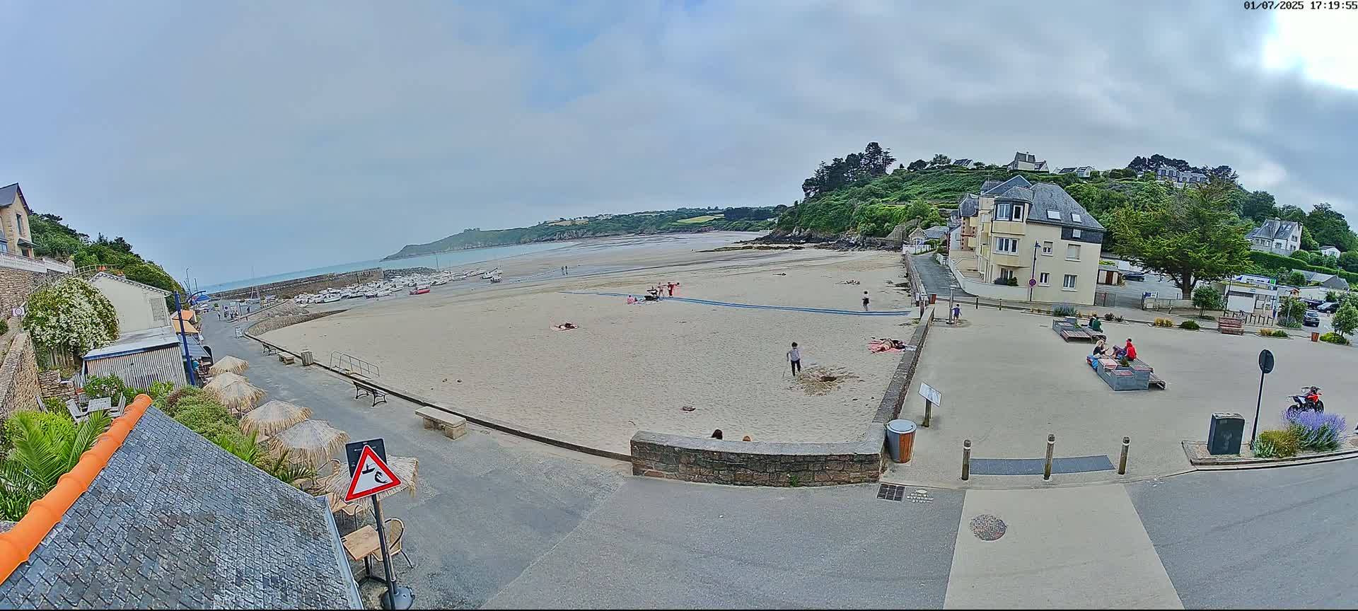 Plouezec, Bréhec Coast Live Cam - Guingamp, Côtes-d'Armor, Bretagne, France