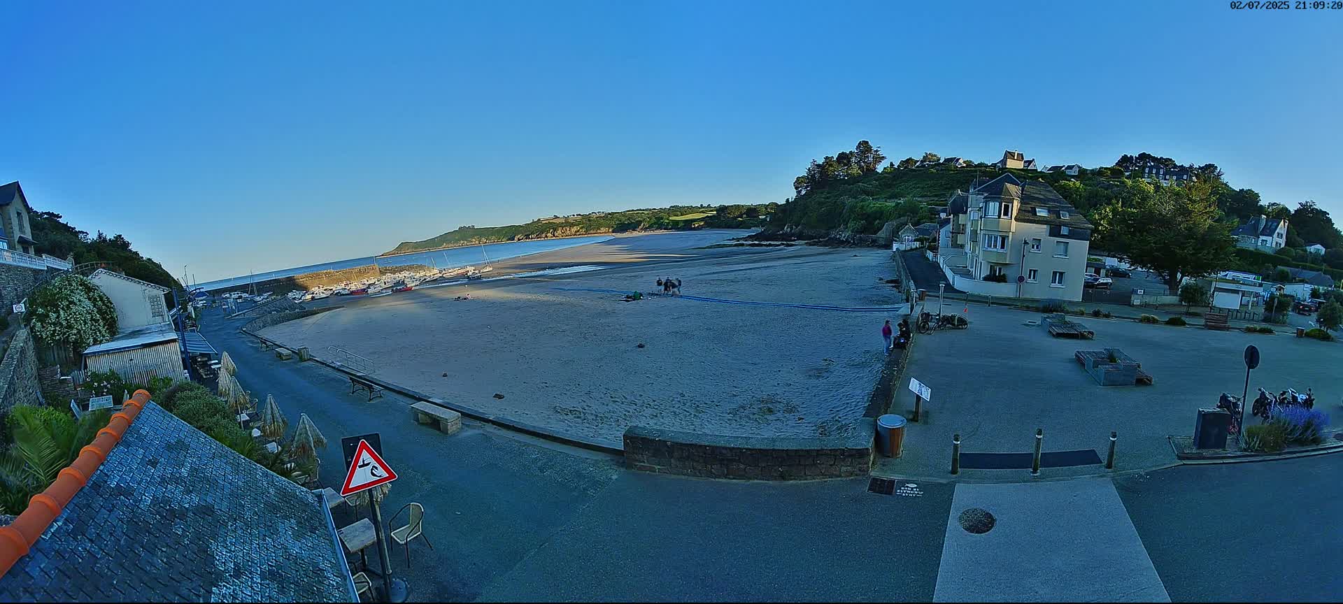 Plouezec, Bréhec Coast Live Cam - Guingamp, Côtes-d'Armor, Bretagne, France
