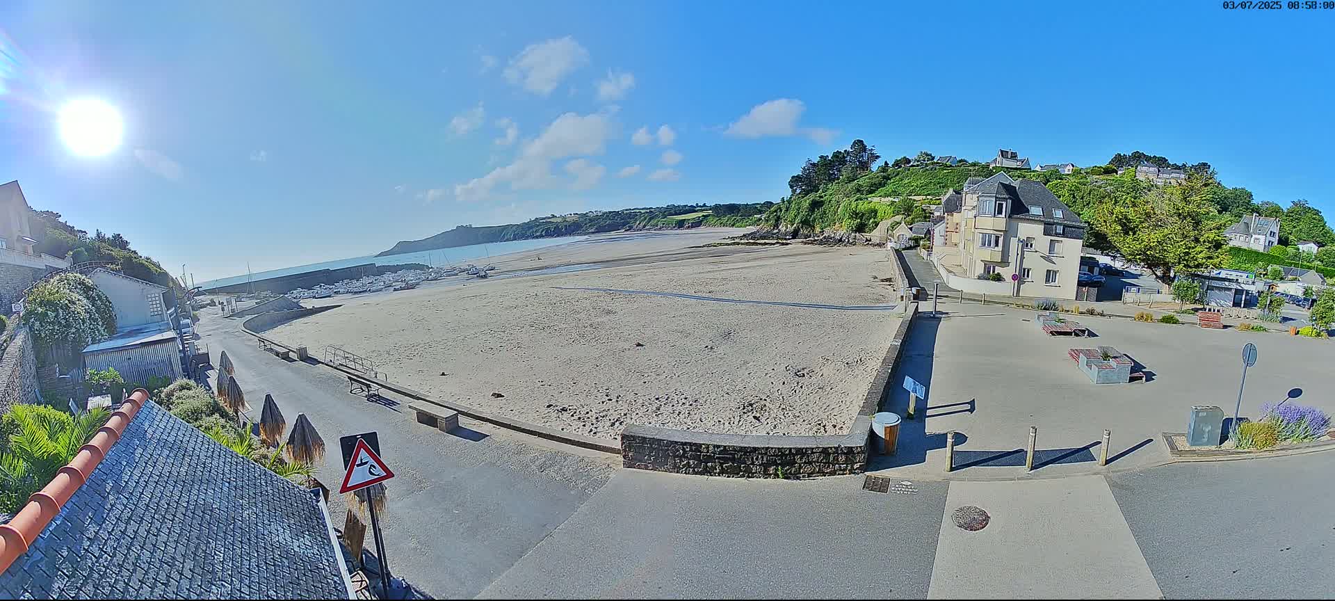 Plouezec, Bréhec Coast Live Cam - Guingamp, Côtes-d'Armor, Bretagne, France