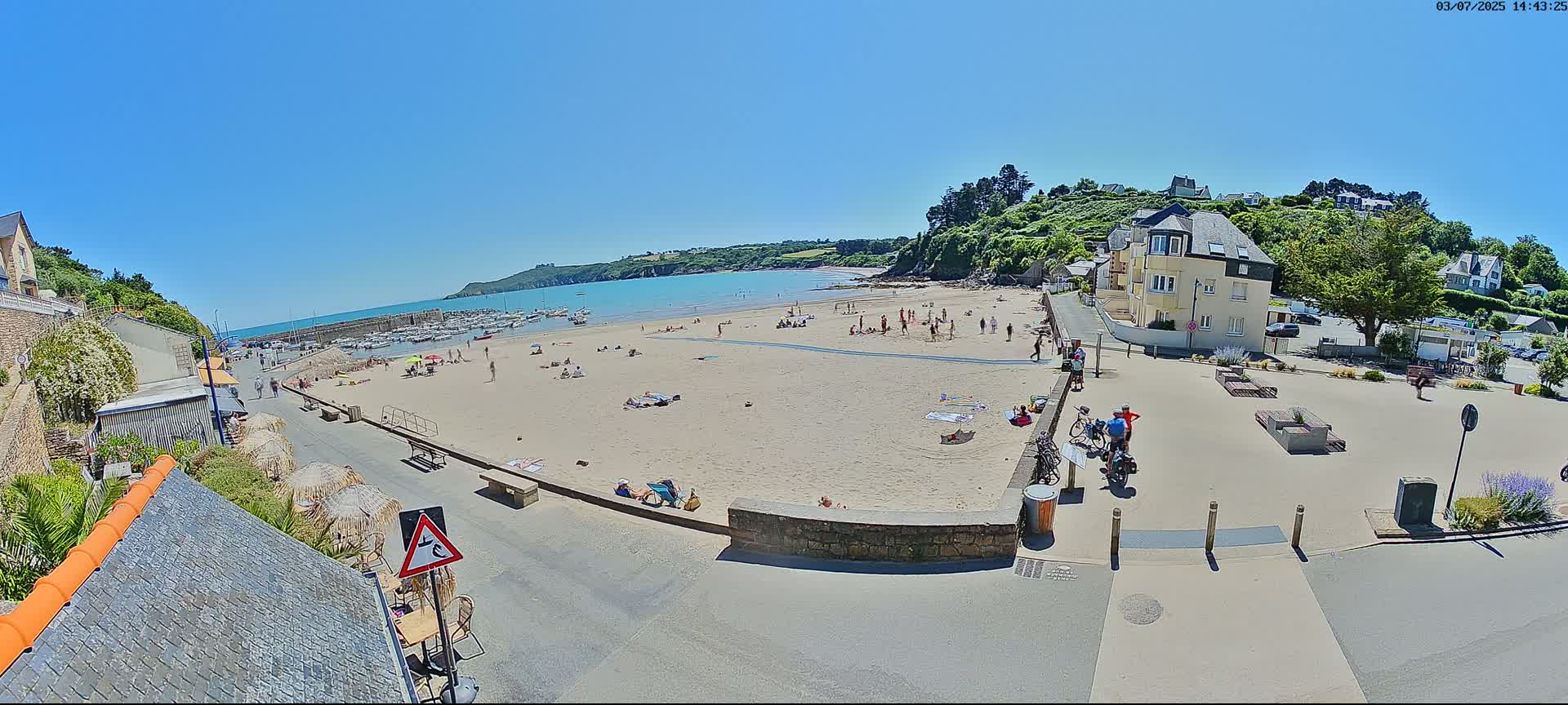 Plouezec, Bréhec Coast Live Cam - Guingamp, Côtes-d'Armor, Bretagne, France