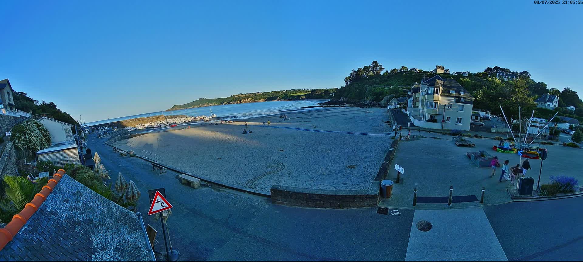 Plouezec, Bréhec Coast Live Cam - Guingamp, Côtes-d'Armor, Bretagne, France