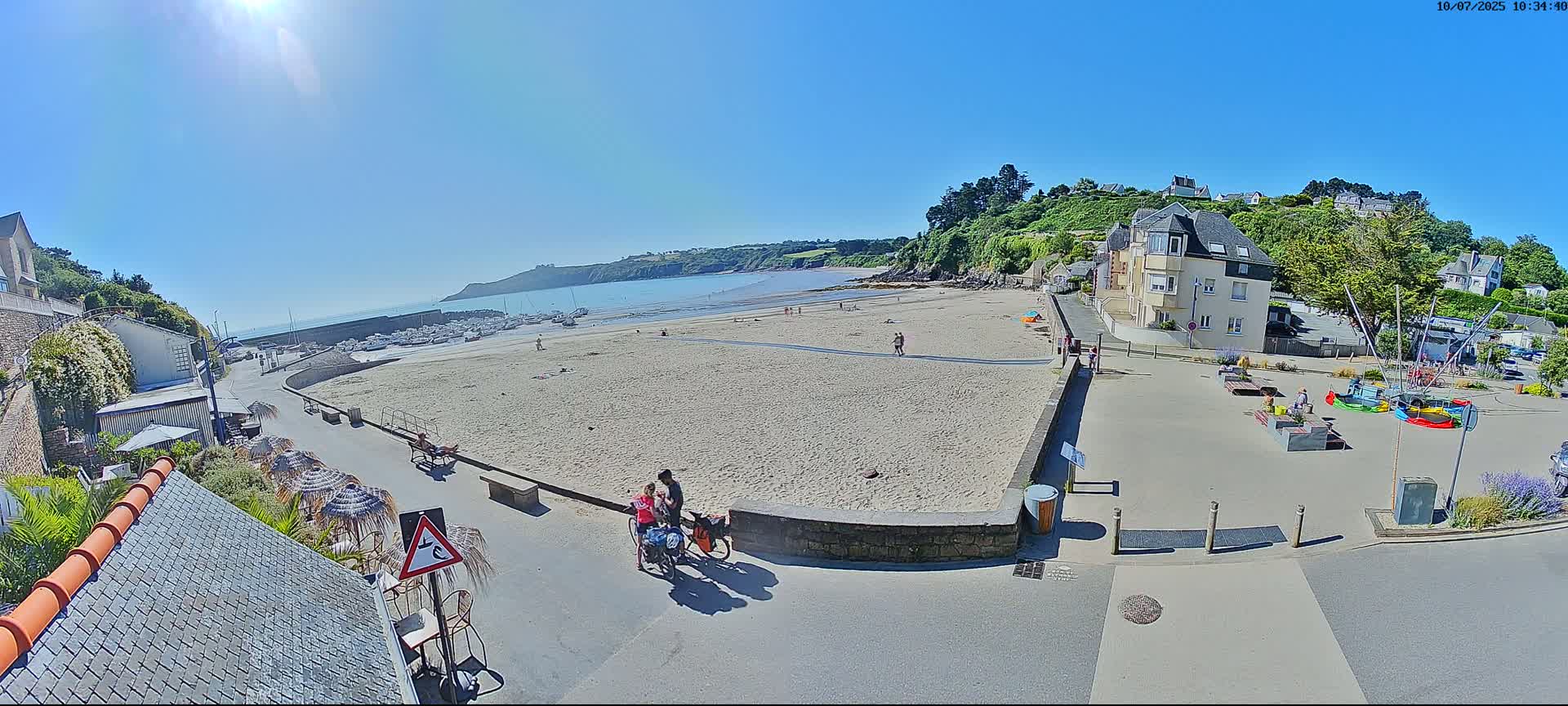 Plouezec, Bréhec Coast Live Cam - Guingamp, Côtes-d'Armor, Bretagne, France