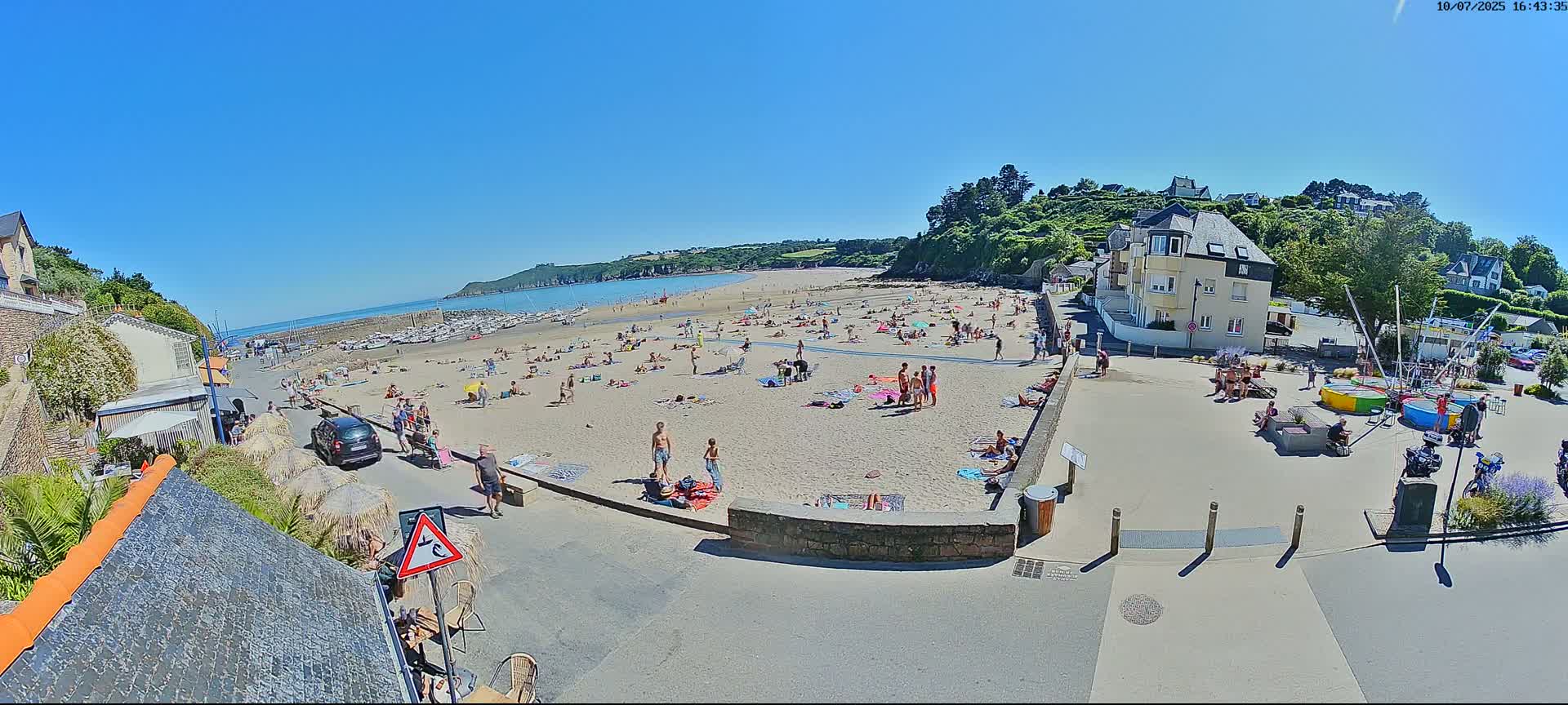 Plouezec, Bréhec Coast Live Cam - Guingamp, Côtes-d'Armor, Bretagne, France