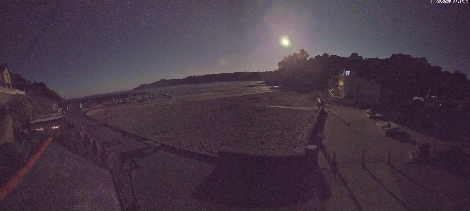 Plouezec, Bréhec Coast Live Cam - Guingamp, Côtes-d'Armor, Bretagne, France