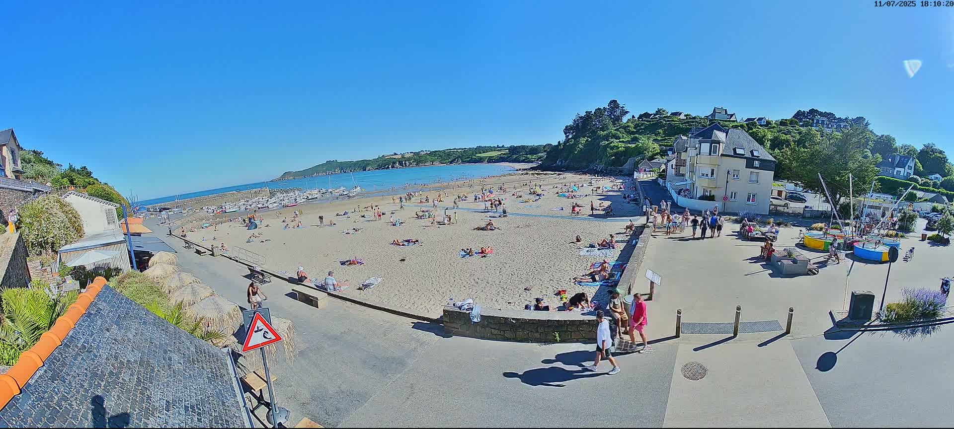 Plouezec, Bréhec Coast Live Cam - Guingamp, Côtes-d'Armor, Bretagne, France