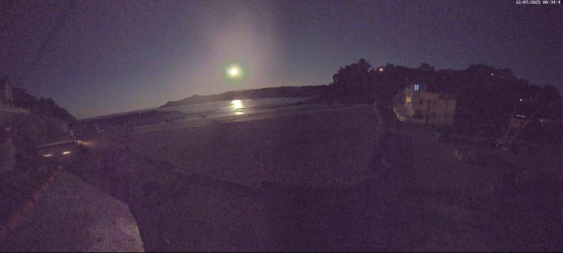 Plouezec, Bréhec Coast Live Cam - Guingamp, Côtes-d'Armor, Bretagne, France