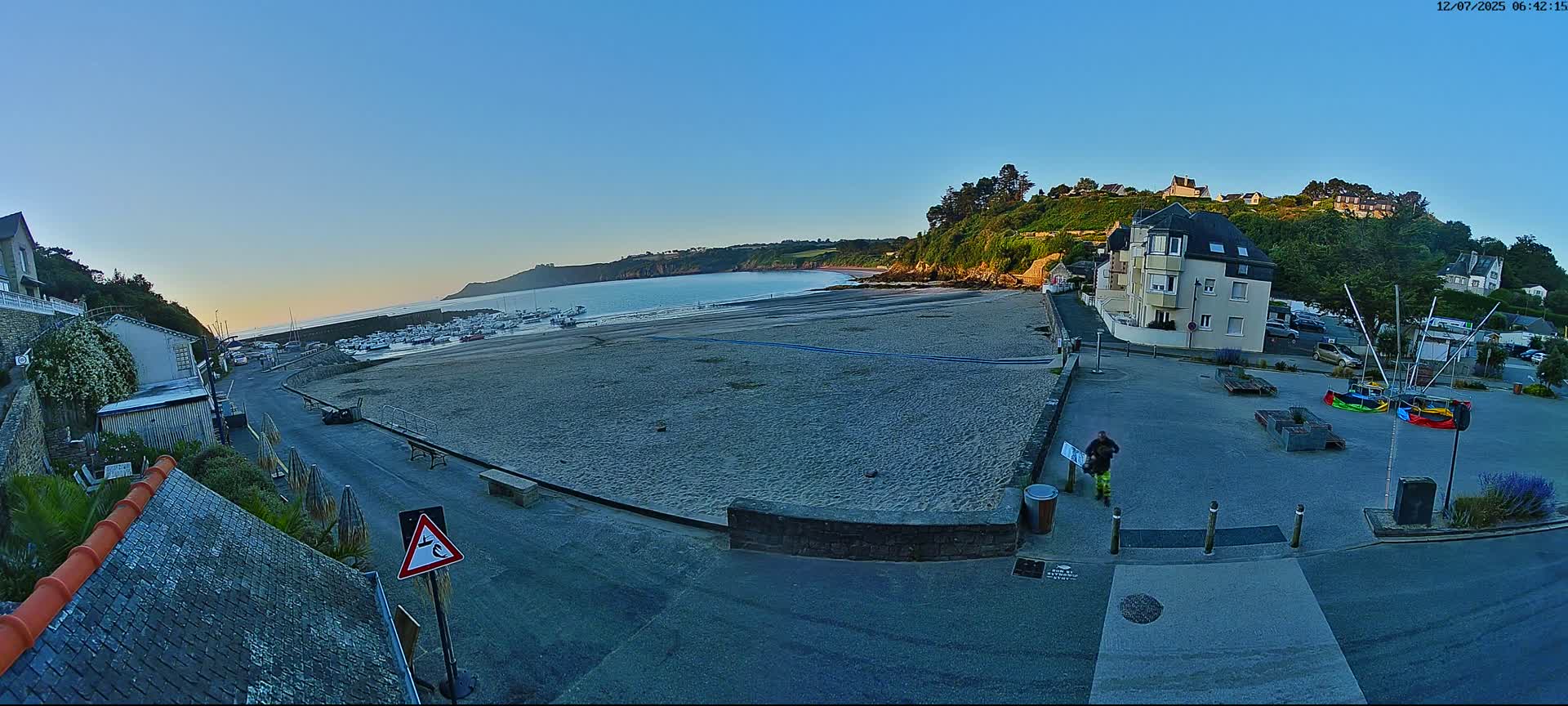 Plouezec, Bréhec Coast Live Cam - Guingamp, Côtes-d'Armor, Bretagne, France