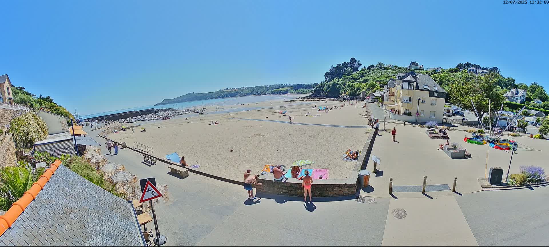 Plouezec, Bréhec Coast Live Cam - Guingamp, Côtes-d'Armor, Bretagne, France