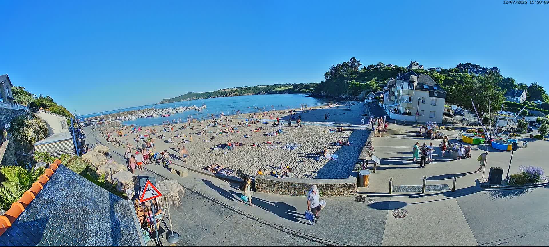 Plouezec, Bréhec Coast Live Cam - Guingamp, Côtes-d'Armor, Bretagne, France