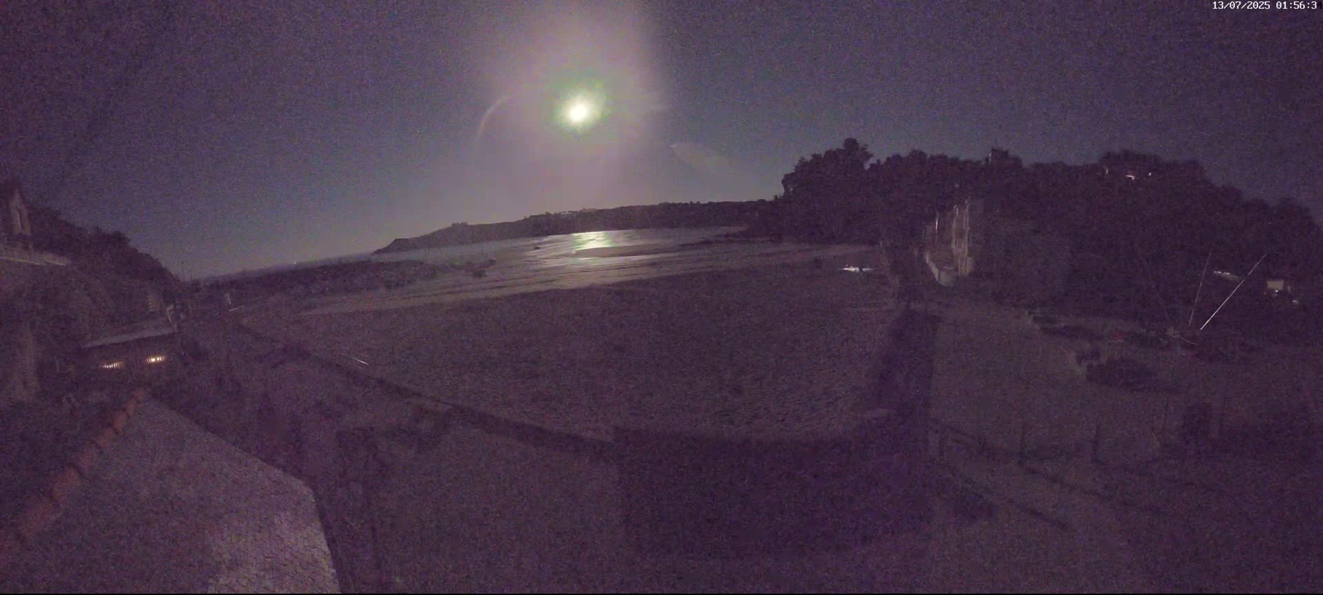 Plouezec, Bréhec Coast Live Cam - Guingamp, Côtes-d'Armor, Bretagne, France