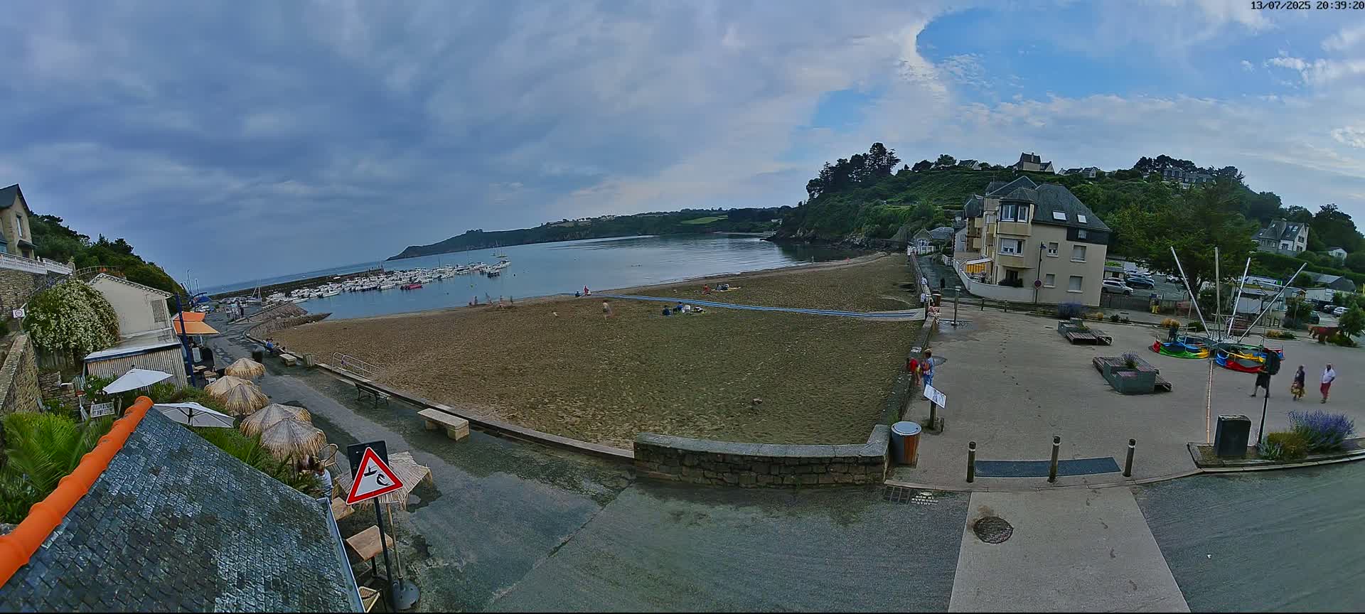 Plouezec, Bréhec Coast Live Cam - Guingamp, Côtes-d'Armor, Bretagne, France