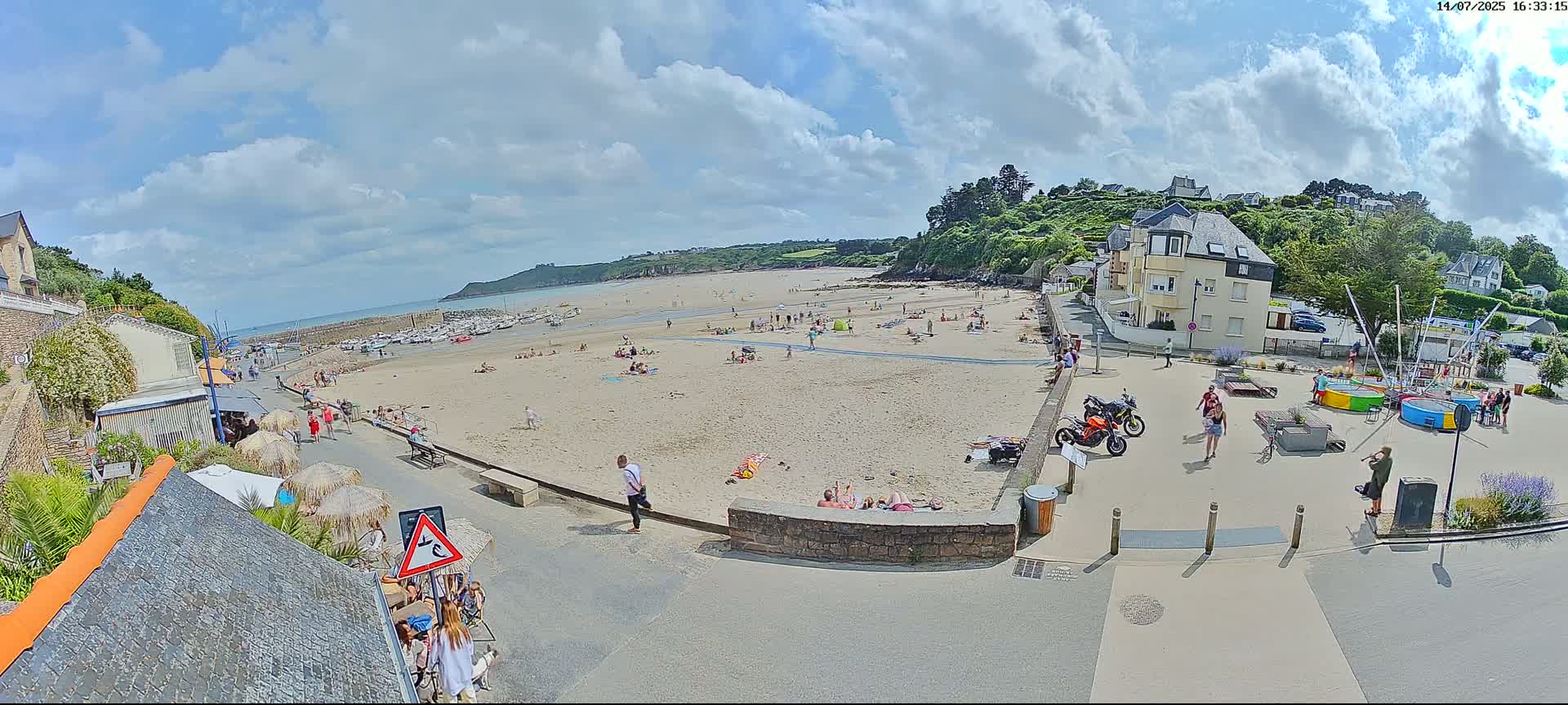 Plouezec, Bréhec Coast Live Cam - Guingamp, Côtes-d'Armor, Bretagne, France
