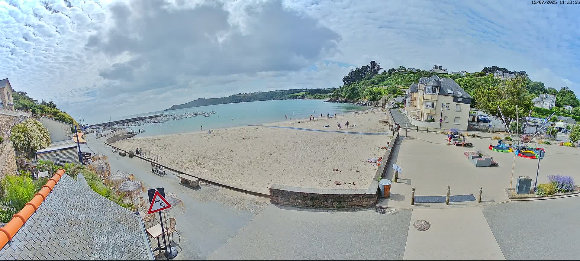 Plouezec, Bréhec Coast Live Cam - Guingamp, Côtes-d'Armor, Bretagne, France