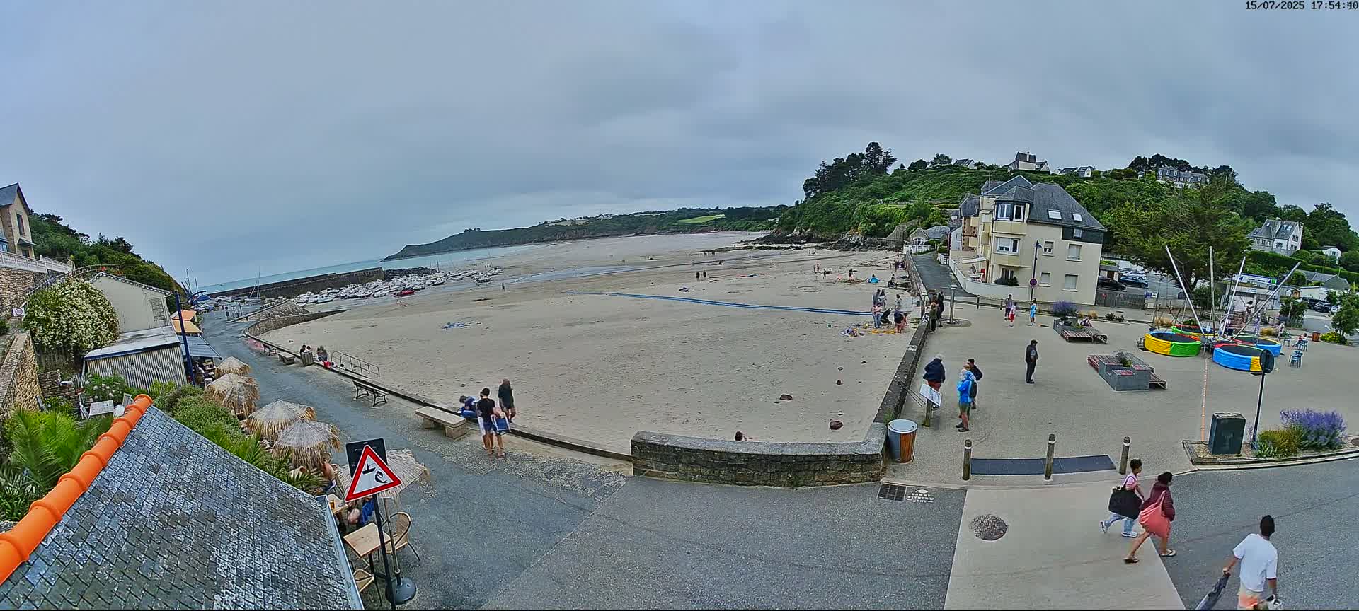 Plouezec, Bréhec Coast Live Cam - Guingamp, Côtes-d'Armor, Bretagne, France