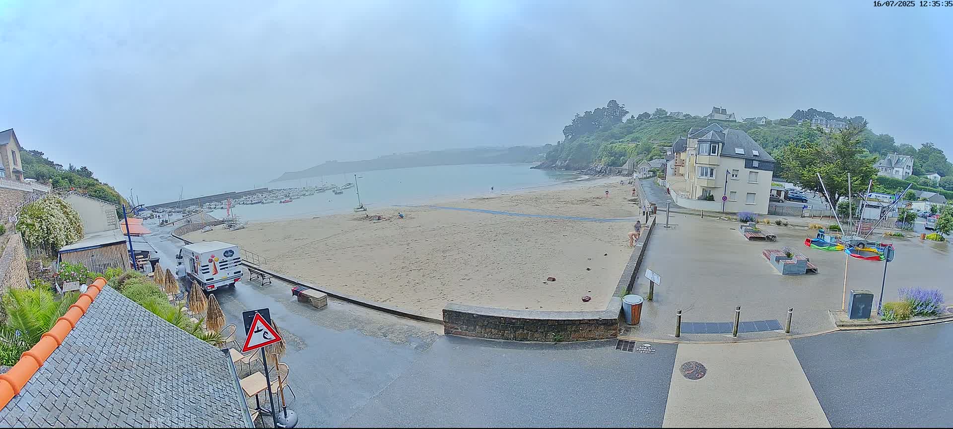 Plouezec, Bréhec Coast Live Cam - Guingamp, Côtes-d'Armor, Bretagne, France
