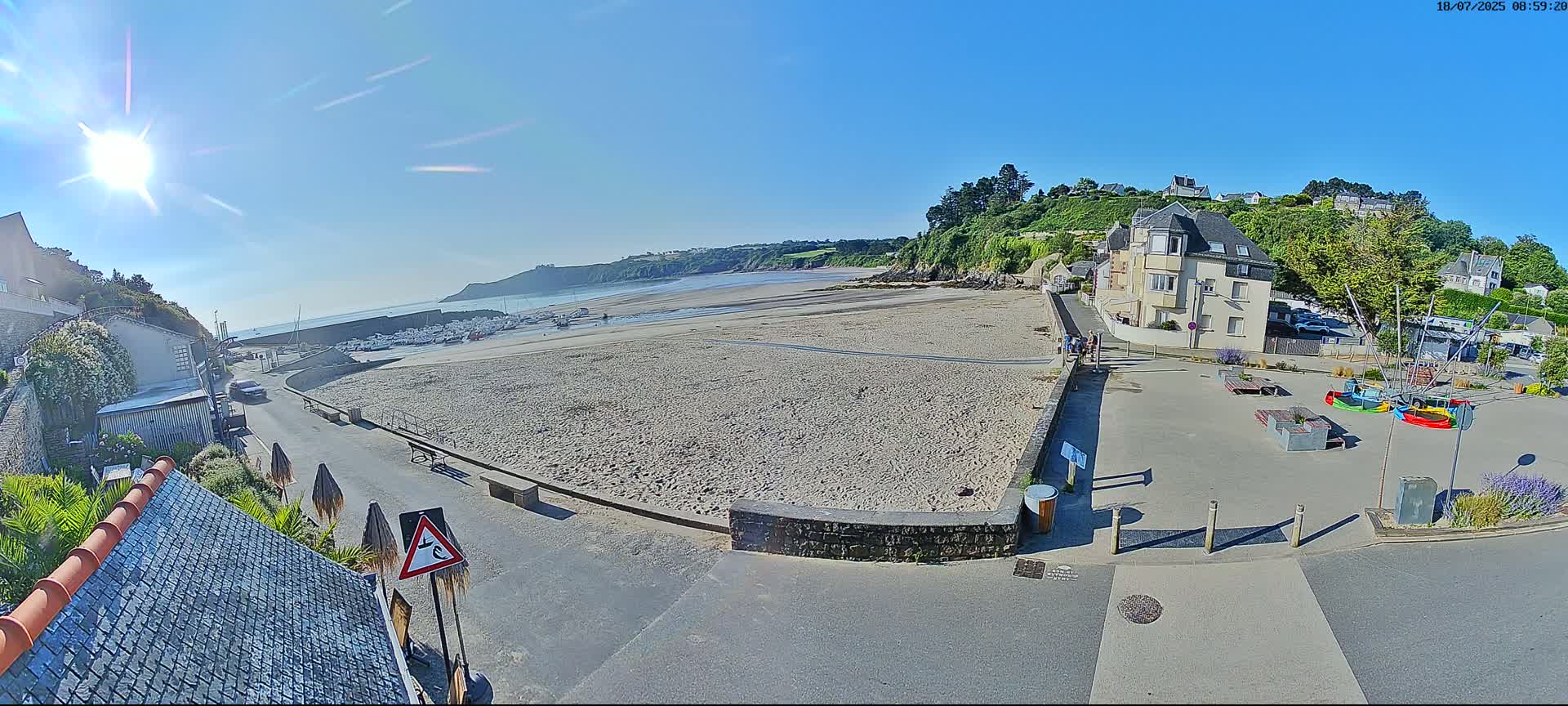 Plouezec, Bréhec Coast Live Cam - Guingamp, Côtes-d'Armor, Bretagne, France