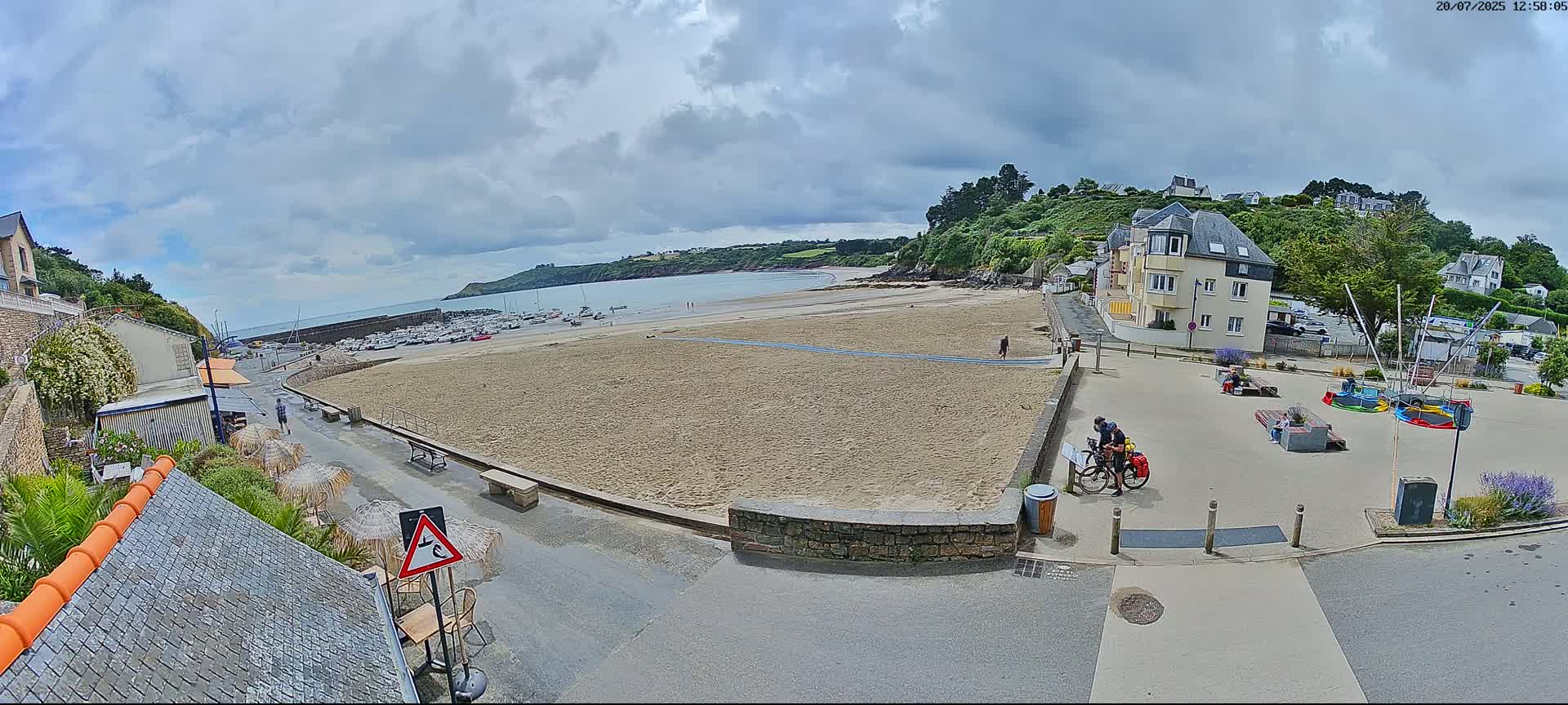 Plouezec, Bréhec Coast Live Cam - Guingamp, Côtes-d'Armor, Bretagne, France