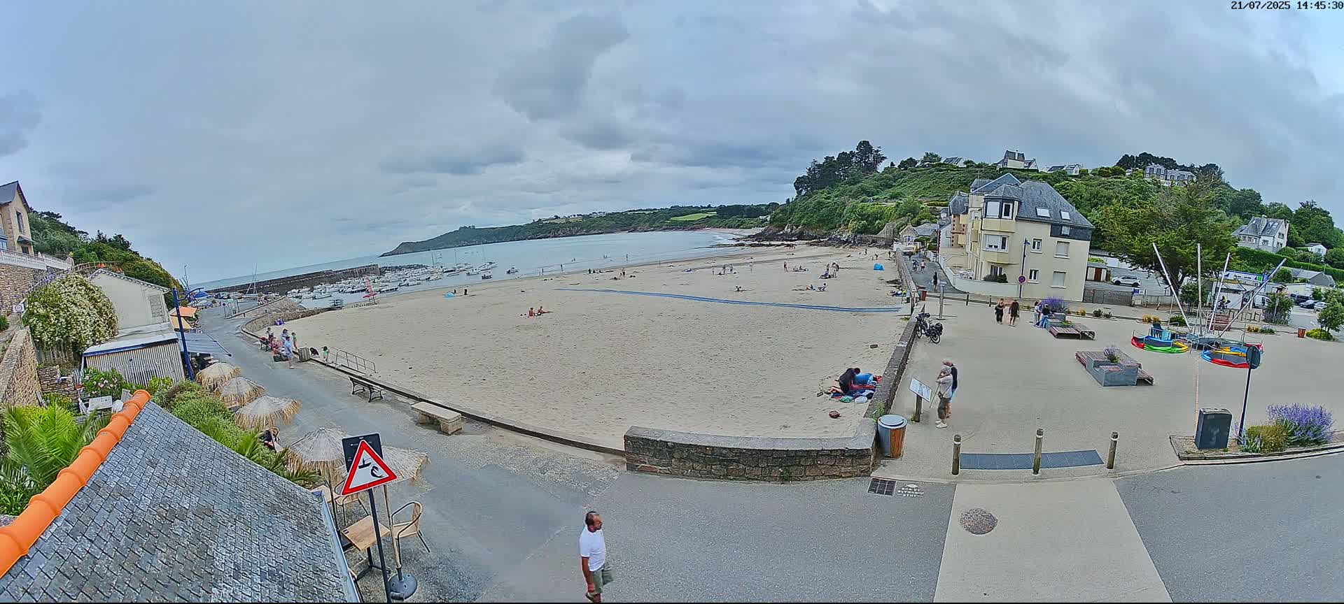 Plouezec, Bréhec Coast Live Cam - Guingamp, Côtes-d'Armor, Bretagne, France