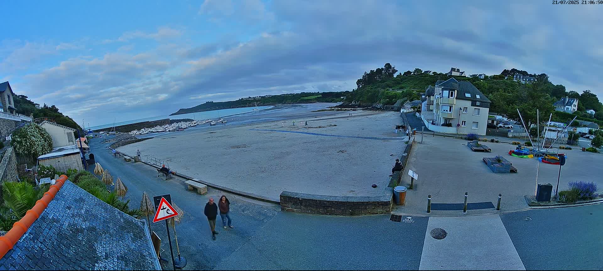 Plouezec, Bréhec Coast Live Cam - Guingamp, Côtes-d'Armor, Bretagne, France