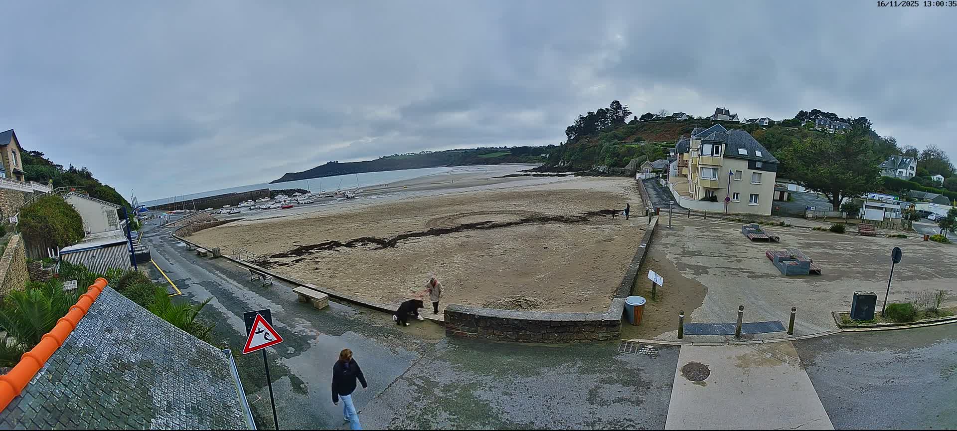 Plouezec, Bréhec Coast Live Cam - Guingamp, Côtes-d'Armor, Bretagne, France