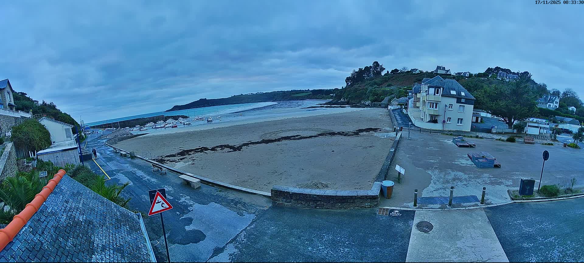 Plouezec, Bréhec Coast Live Cam - Guingamp, Côtes-d'Armor, Bretagne, France