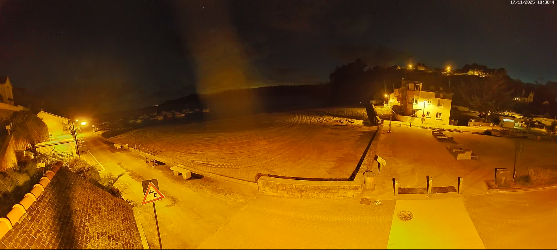 Plouezec, Bréhec Coast Live Cam - Guingamp, Côtes-d'Armor, Bretagne, France