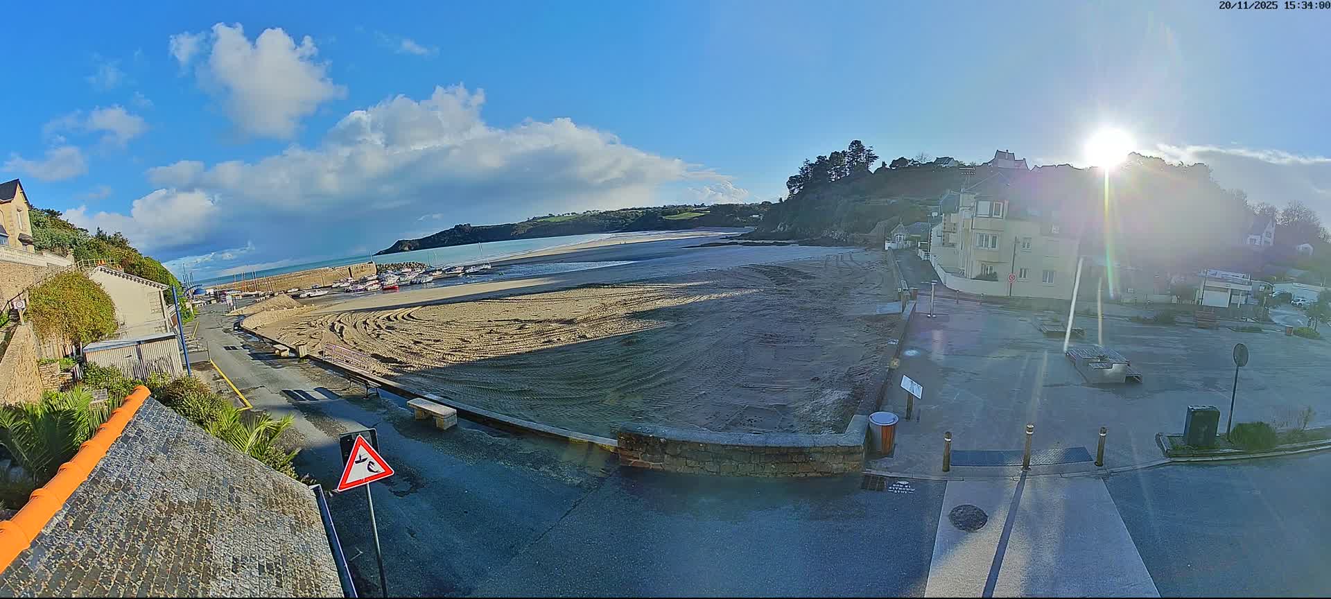 Plouezec, Bréhec Coast Live Cam - Guingamp, Côtes-d'Armor, Bretagne, France