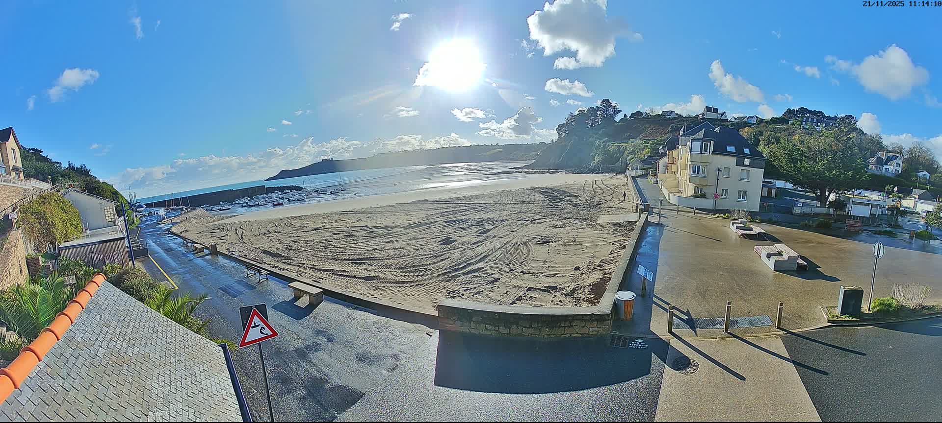 Plouezec, Bréhec Coast Live Cam - Guingamp, Côtes-d'Armor, Bretagne, France
