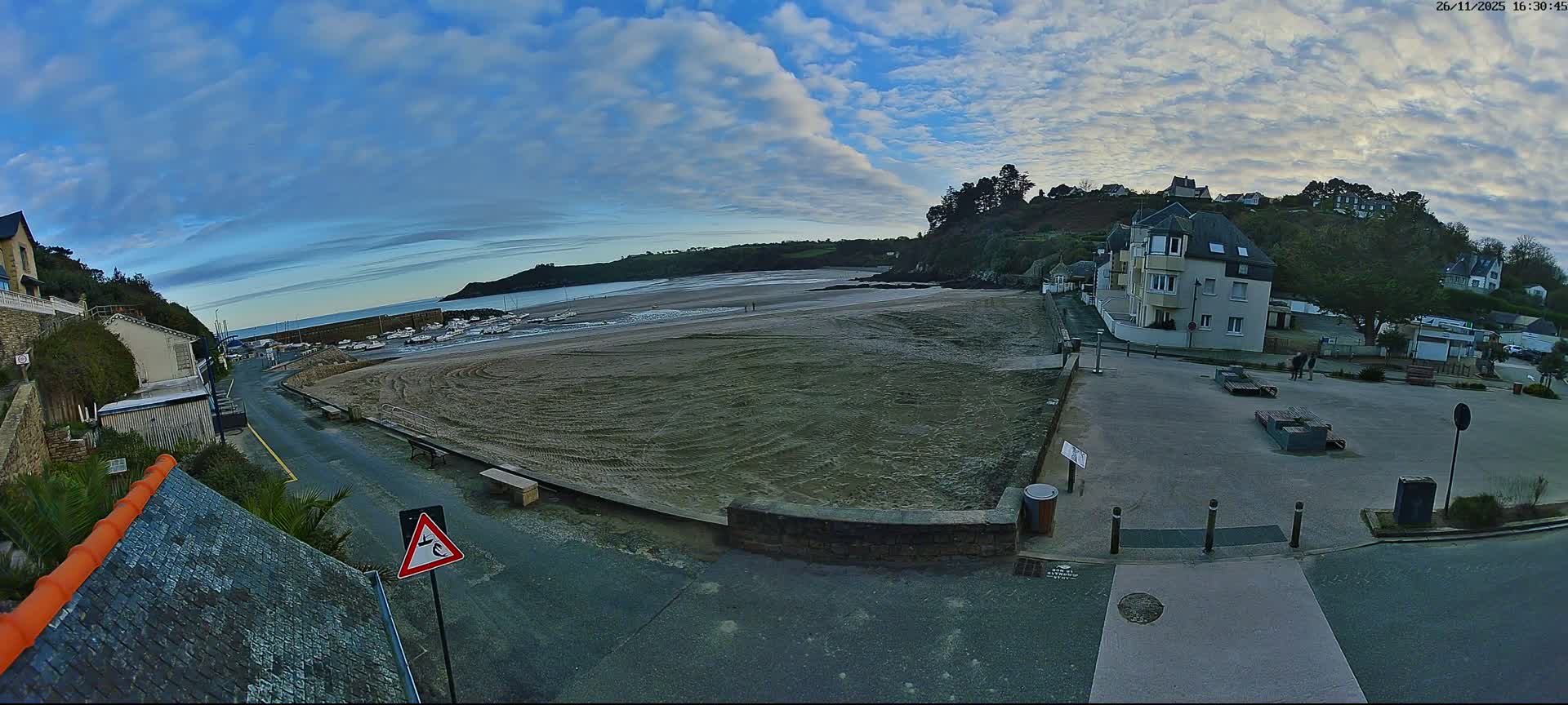 Plouezec, Bréhec Coast Live Cam - Guingamp, Côtes-d'Armor, Bretagne, France