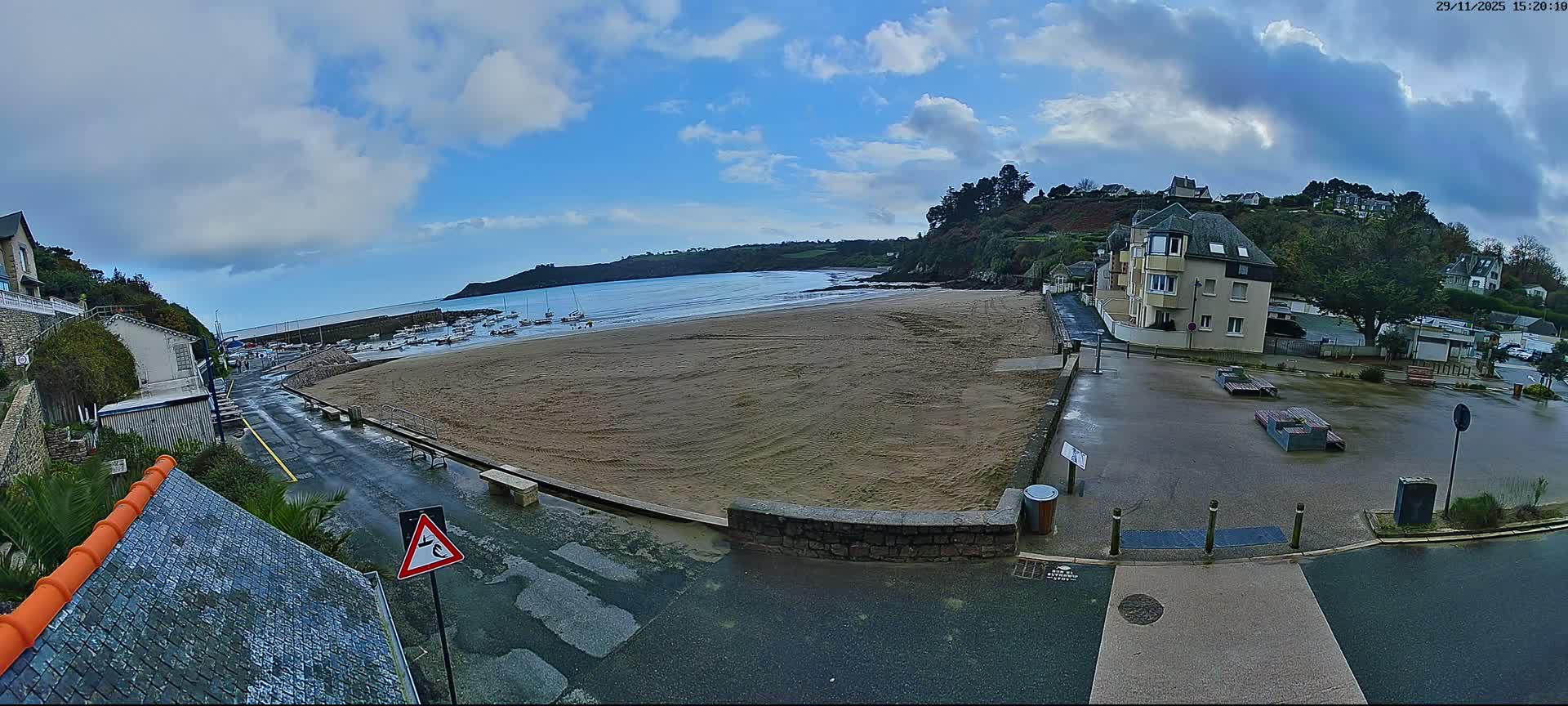 Plouezec, Bréhec Coast Live Cam - Guingamp, Côtes-d'Armor, Bretagne, France