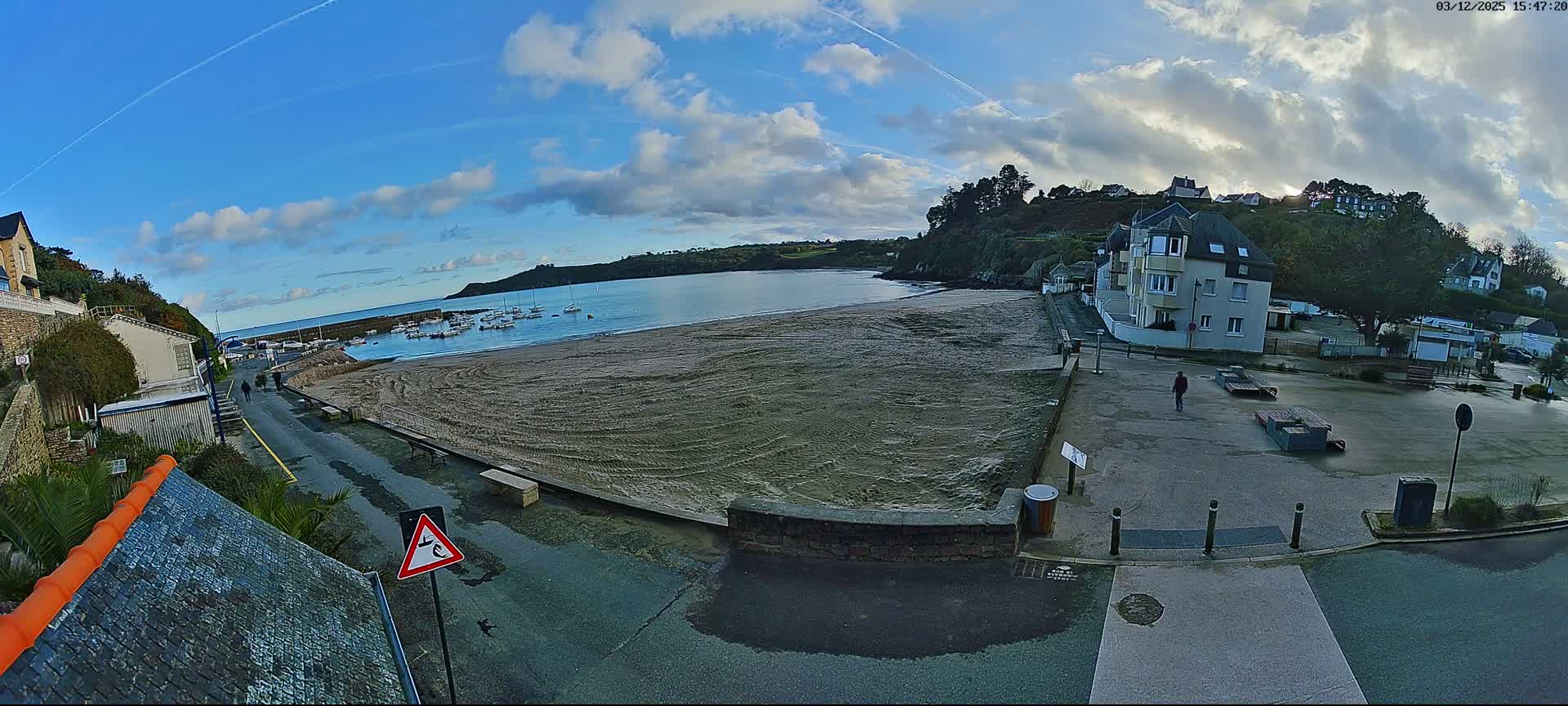 Plouezec, Bréhec Coast Live Cam - Guingamp, Côtes-d'Armor, Bretagne, France