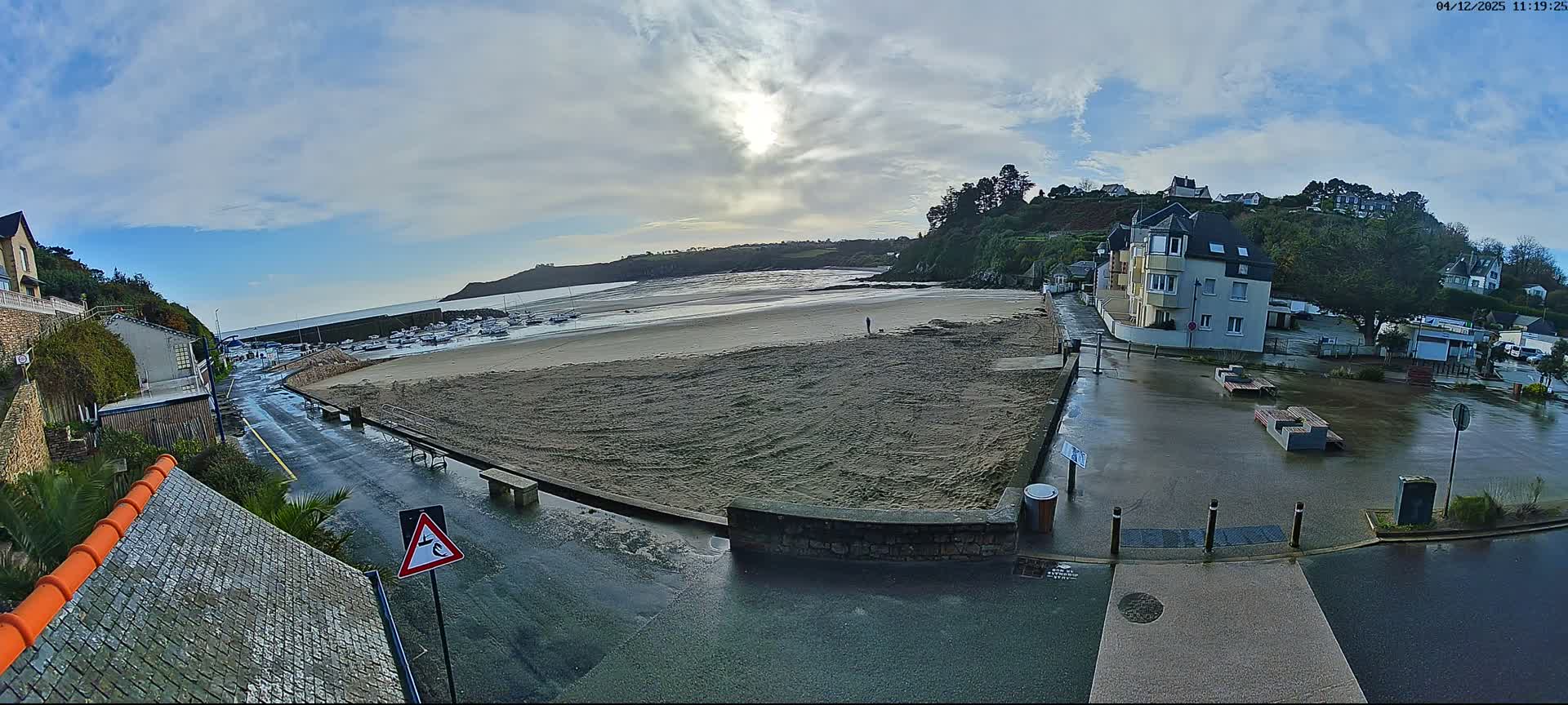 Plouezec, Bréhec Coast Live Cam - Guingamp, Côtes-d'Armor, Bretagne, France
