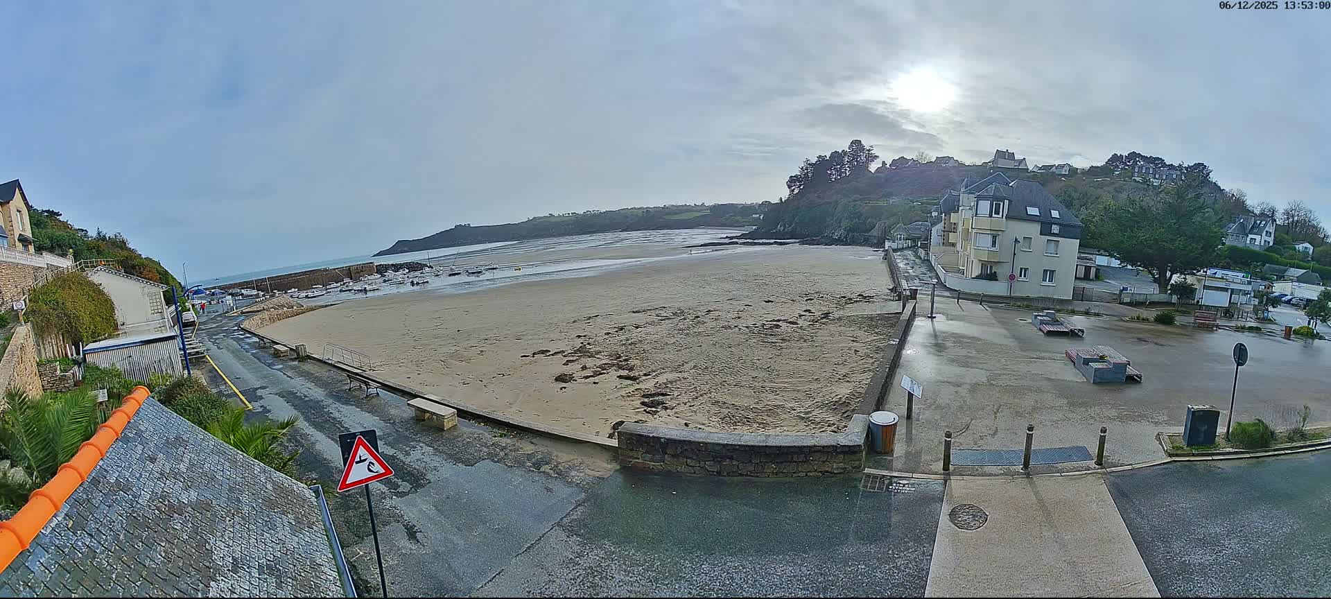 Plouezec, Bréhec Coast Live Cam - Guingamp, Côtes-d'Armor, Bretagne, France