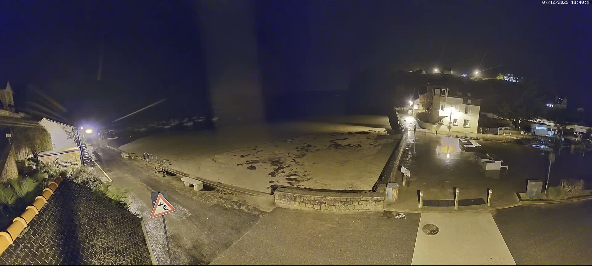 Plouezec, Bréhec Coast Live Cam - Guingamp, Côtes-d'Armor, Bretagne, France