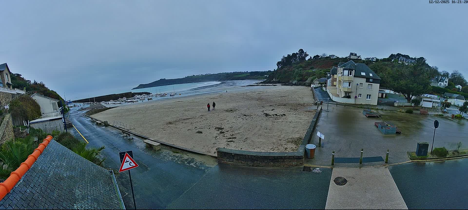Plouezec, Bréhec Coast Live Cam - Guingamp, Côtes-d'Armor, Bretagne, France