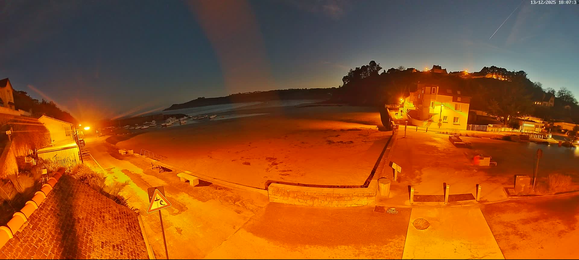 Plouezec, Bréhec Coast Live Cam - Guingamp, Côtes-d'Armor, Bretagne, France