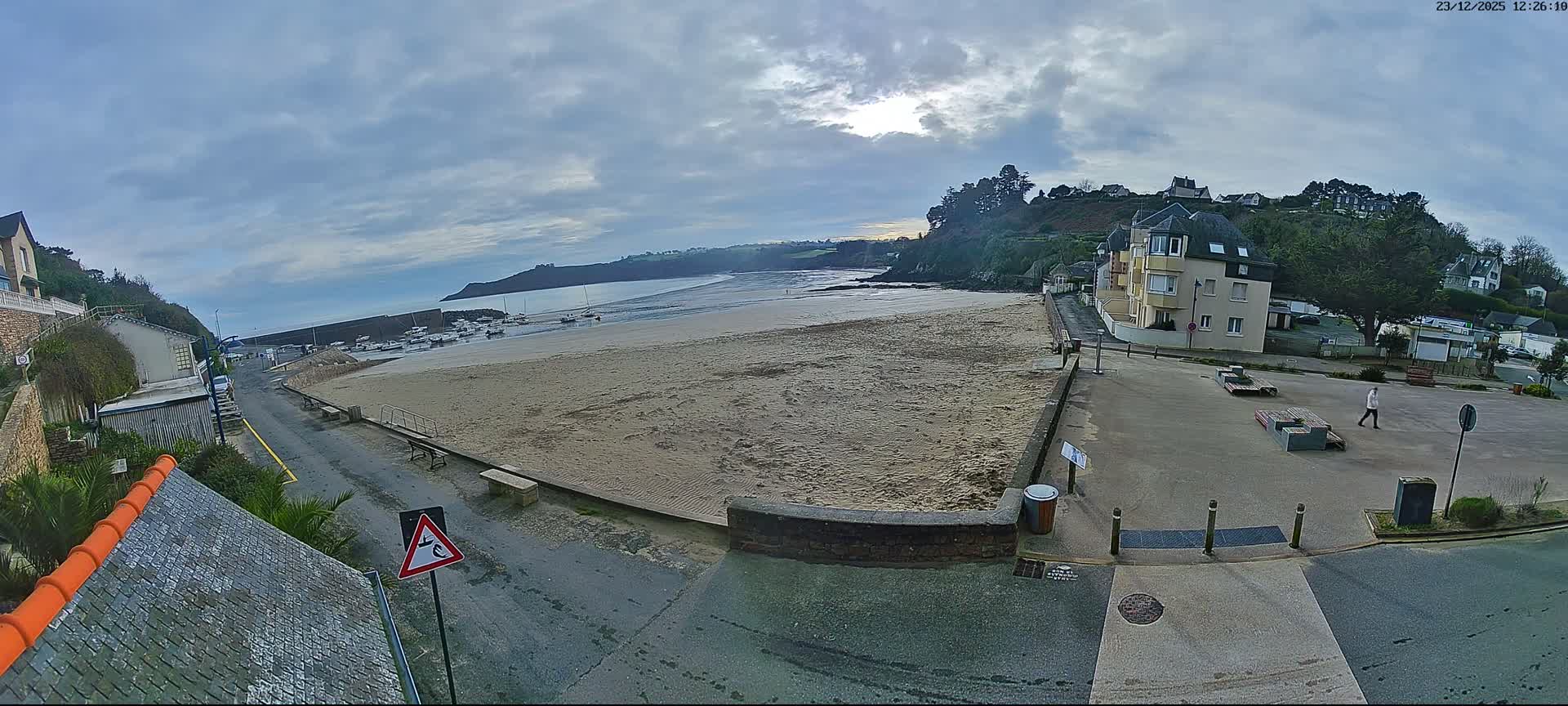 Plouezec, Bréhec Coast Live Cam - Guingamp, Côtes-d'Armor, Bretagne, France