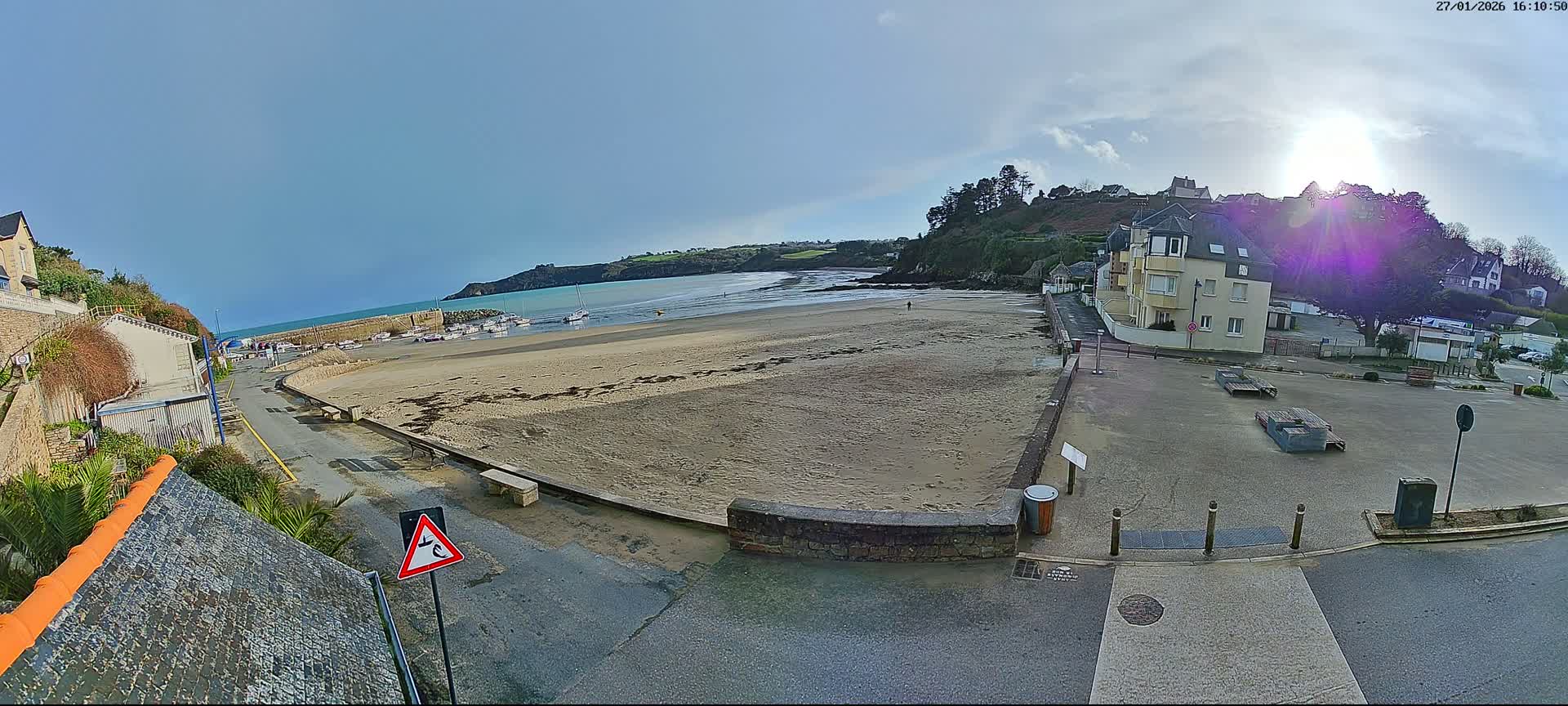 Plouezec, Bréhec Coast Live Cam - Guingamp, Côtes-d'Armor, Bretagne, France