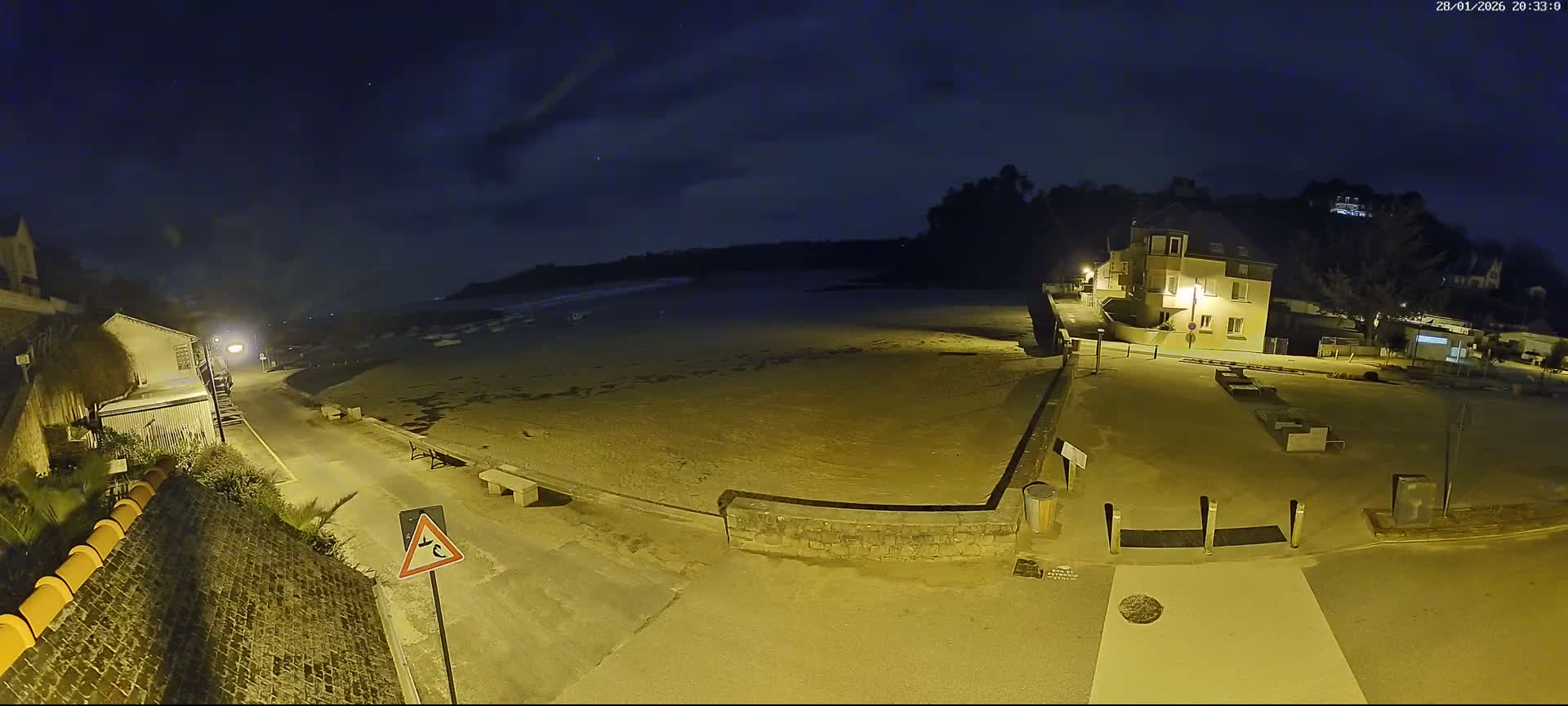 Plouezec, Bréhec Coast Live Cam - Guingamp, Côtes-d'Armor, Bretagne, France