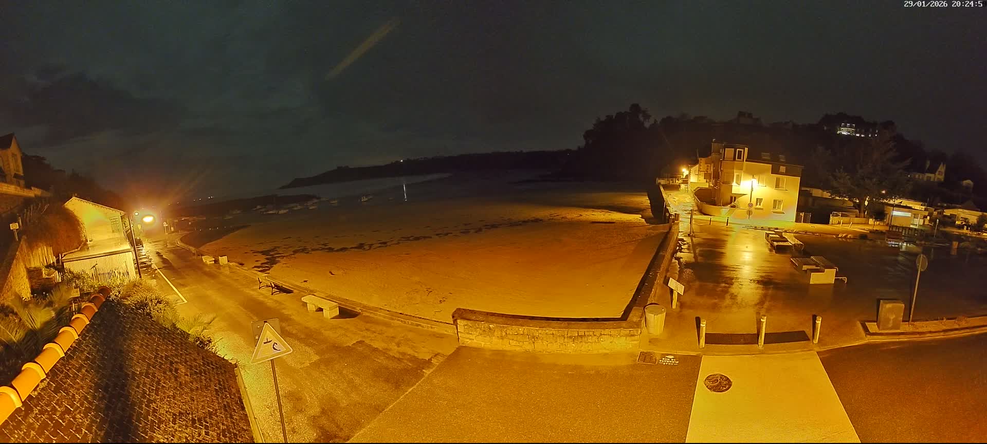 Plouezec, Bréhec Coast Live Cam - Guingamp, Côtes-d'Armor, Bretagne, France