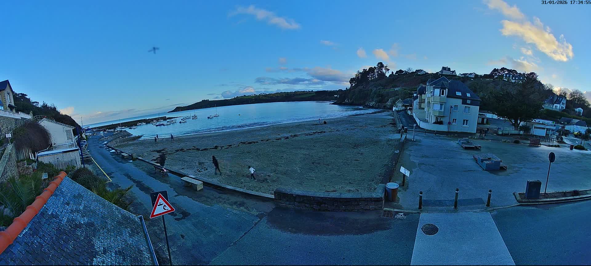 Plouezec, Bréhec Coast Live Cam - Guingamp, Côtes-d'Armor, Bretagne, France