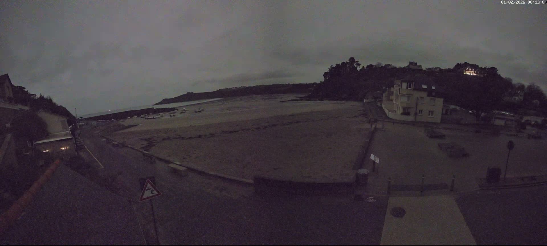 Plouezec, Bréhec Coast Live Cam - Guingamp, Côtes-d'Armor, Bretagne, France