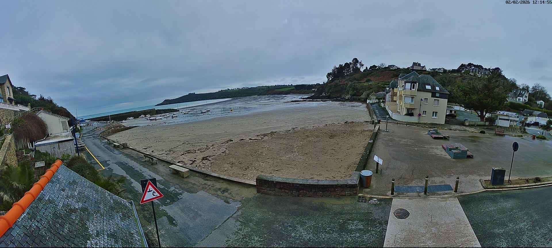 Plouezec, Bréhec Coast Live Cam - Guingamp, Côtes-d'Armor, Bretagne, France