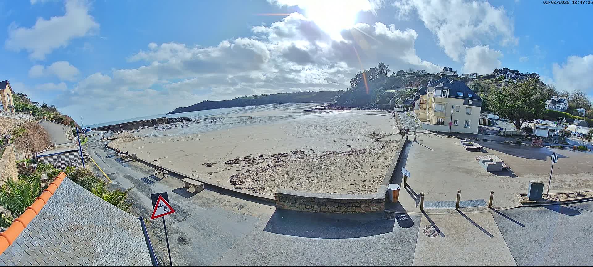 Plouezec, Bréhec Coast Live Cam - Guingamp, Côtes-d'Armor, Bretagne, France