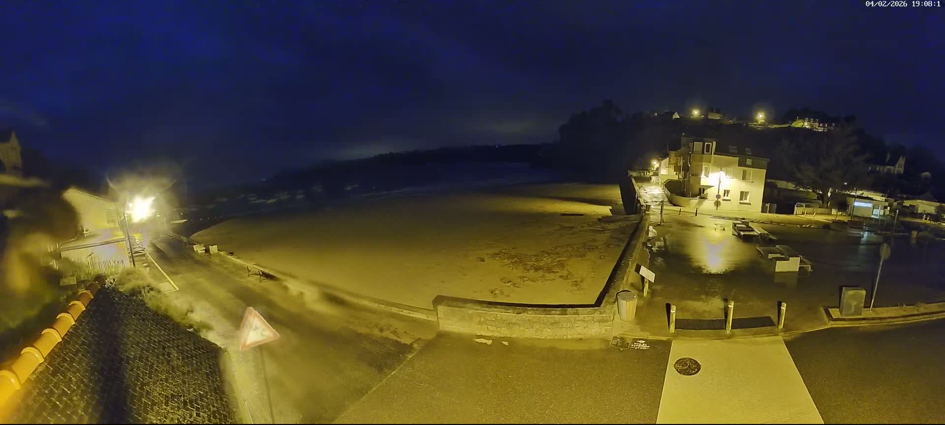 Plouezec, Bréhec Coast Live Cam - Guingamp, Côtes-d'Armor, Bretagne, France