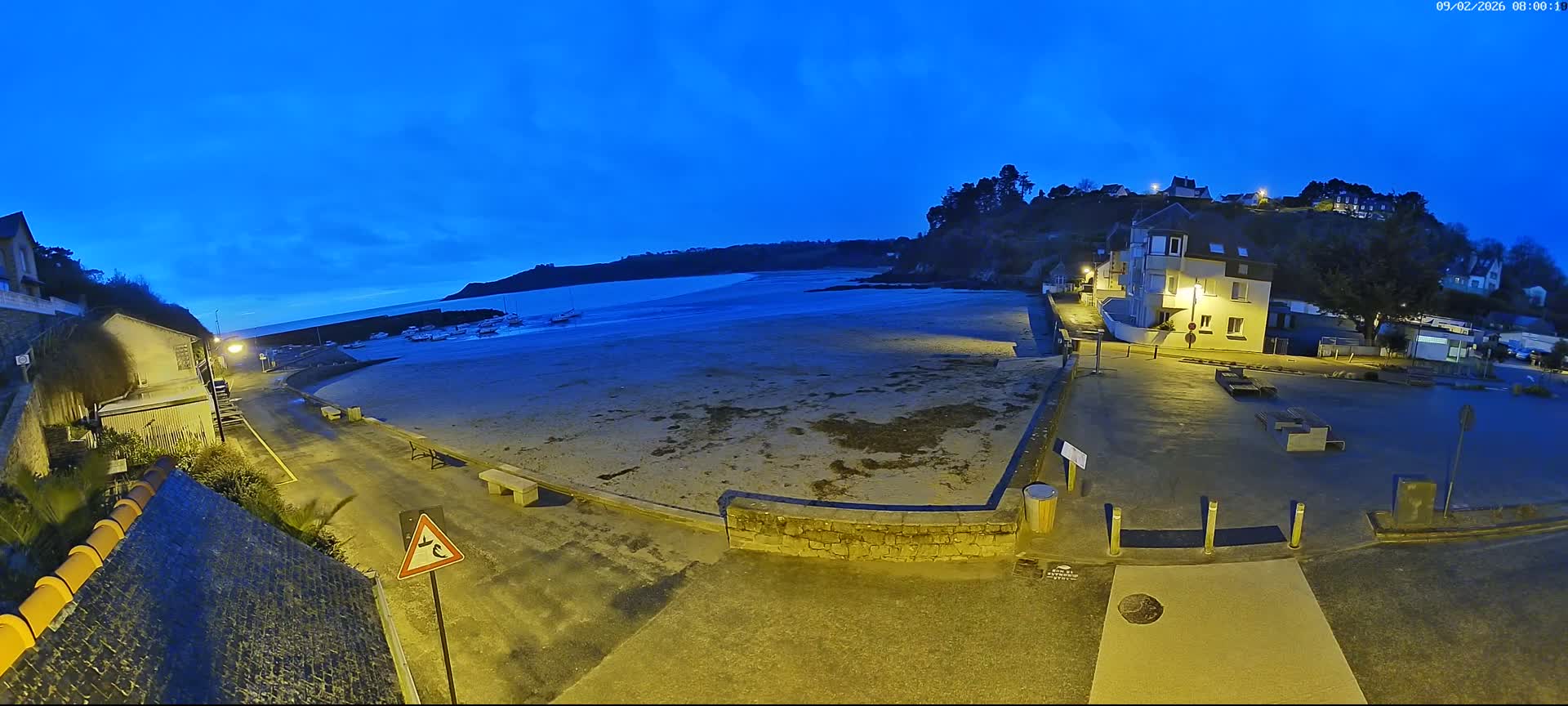 Plouezec, Bréhec Coast Live Cam - Guingamp, Côtes-d'Armor, Bretagne, France