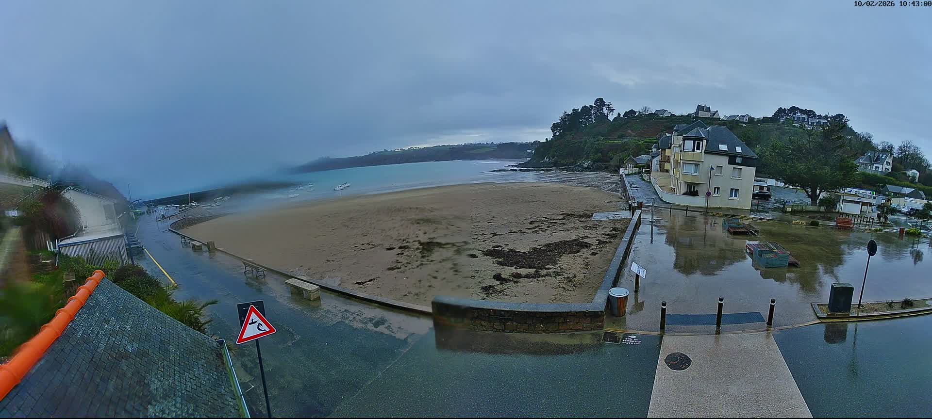 Plouezec, Bréhec Coast Live Cam - Guingamp, Côtes-d'Armor, Bretagne, France